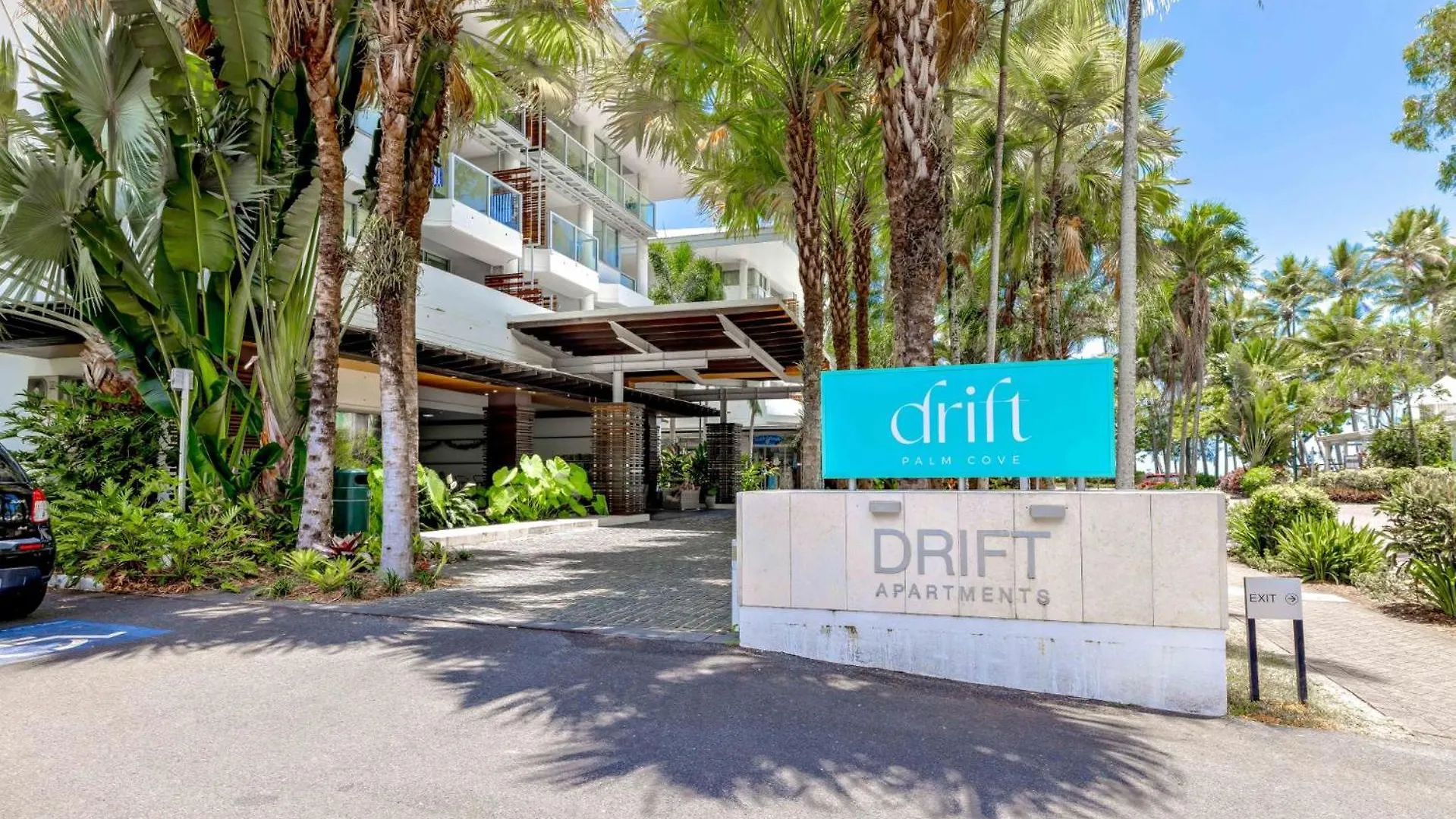 Belle Escapes Drift Beachfront Resort Pool View Suite 4106 Palm Cove 0*,  Australien